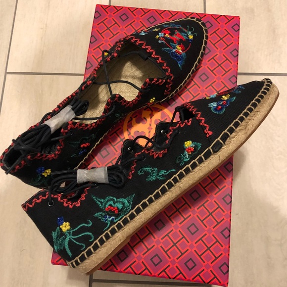 NEW Tory Burch Sonoma Embroidered Ghillie Flats - Picture 8 of 8